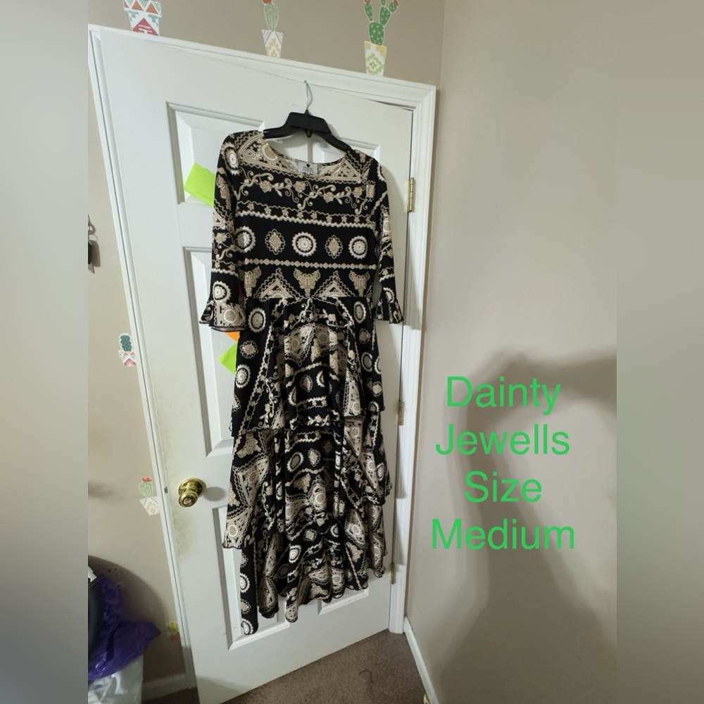 NWT Dainty Jewells Tiered Black, Tan, & White Dress
